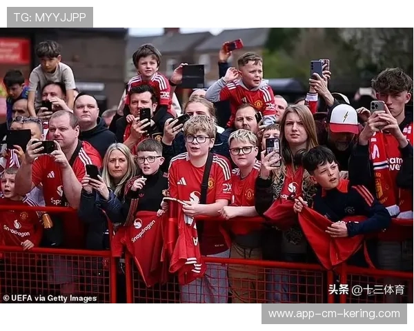 球迷“狂热支持”欧冠:最热烈的支持团体揭秘 球迷“狂热支持”欧冠:最热烈的支持团体揭秘